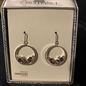Beautiful earrings made with Swarovski crystals!